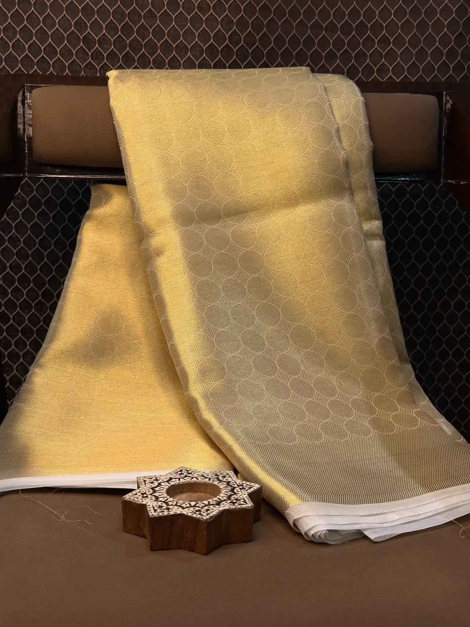 Premium contemperory weave softsilk Banarasi saree