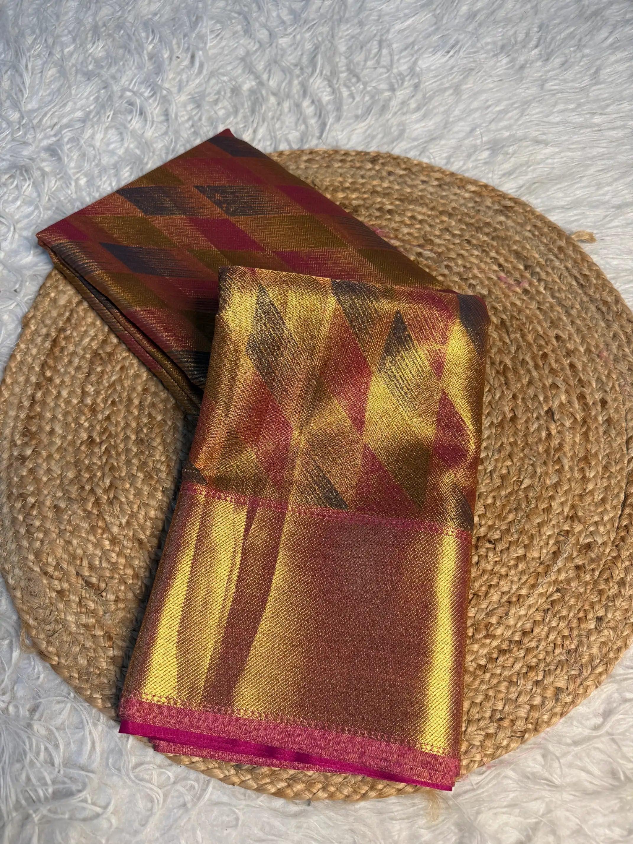 Premium contemperory weave softsilk Banarasi saree