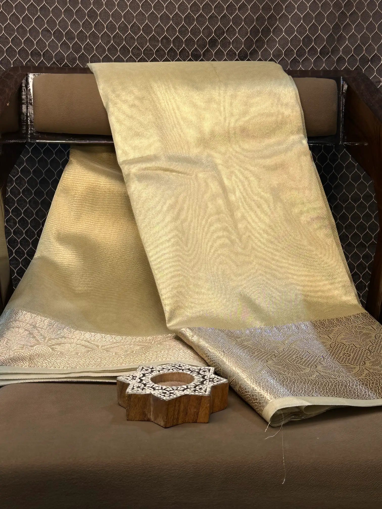 Premium contemperory weave softsilk Banarasi saree
