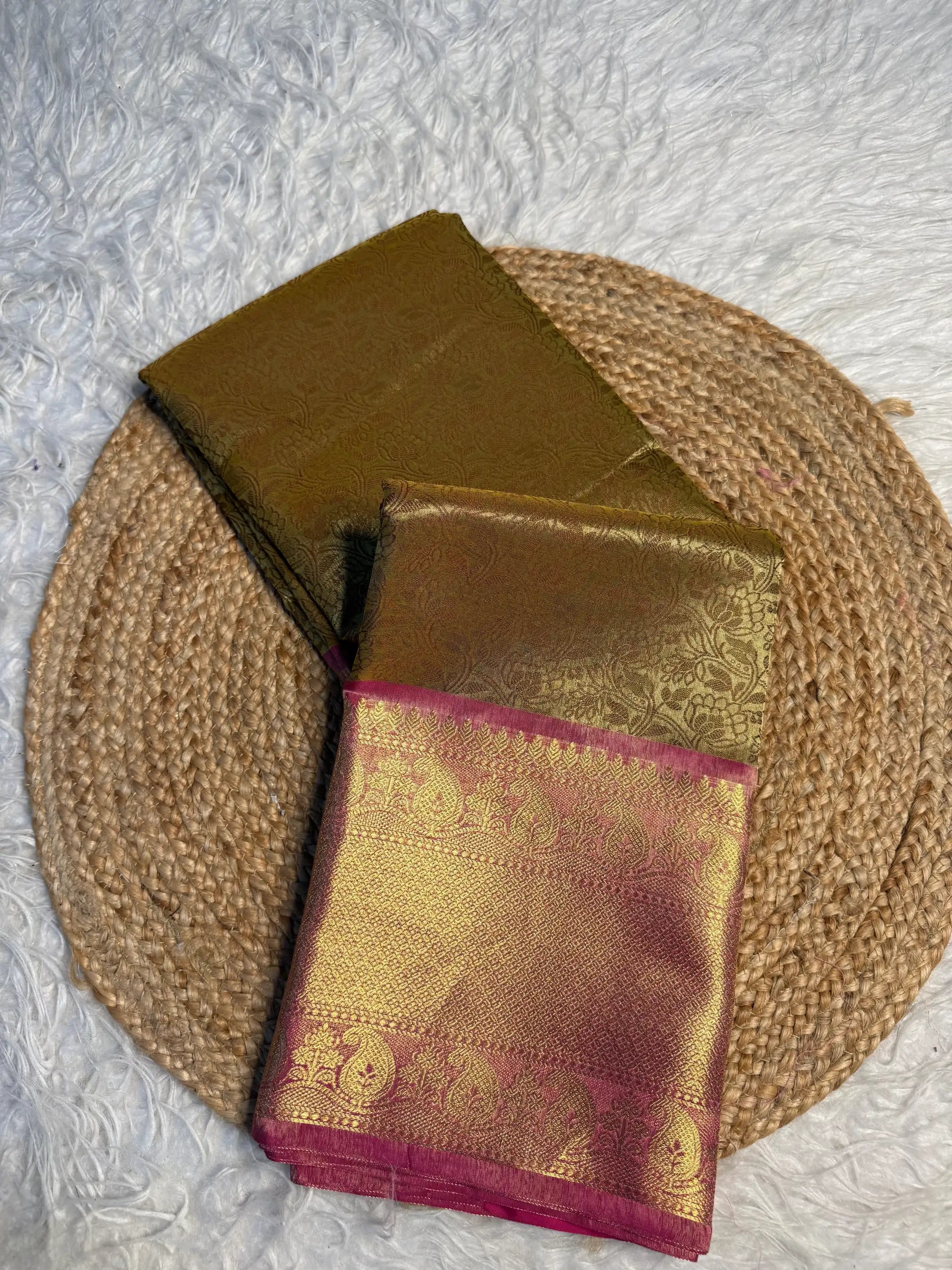 Premium contemperory weave softsilk Banarasi saree