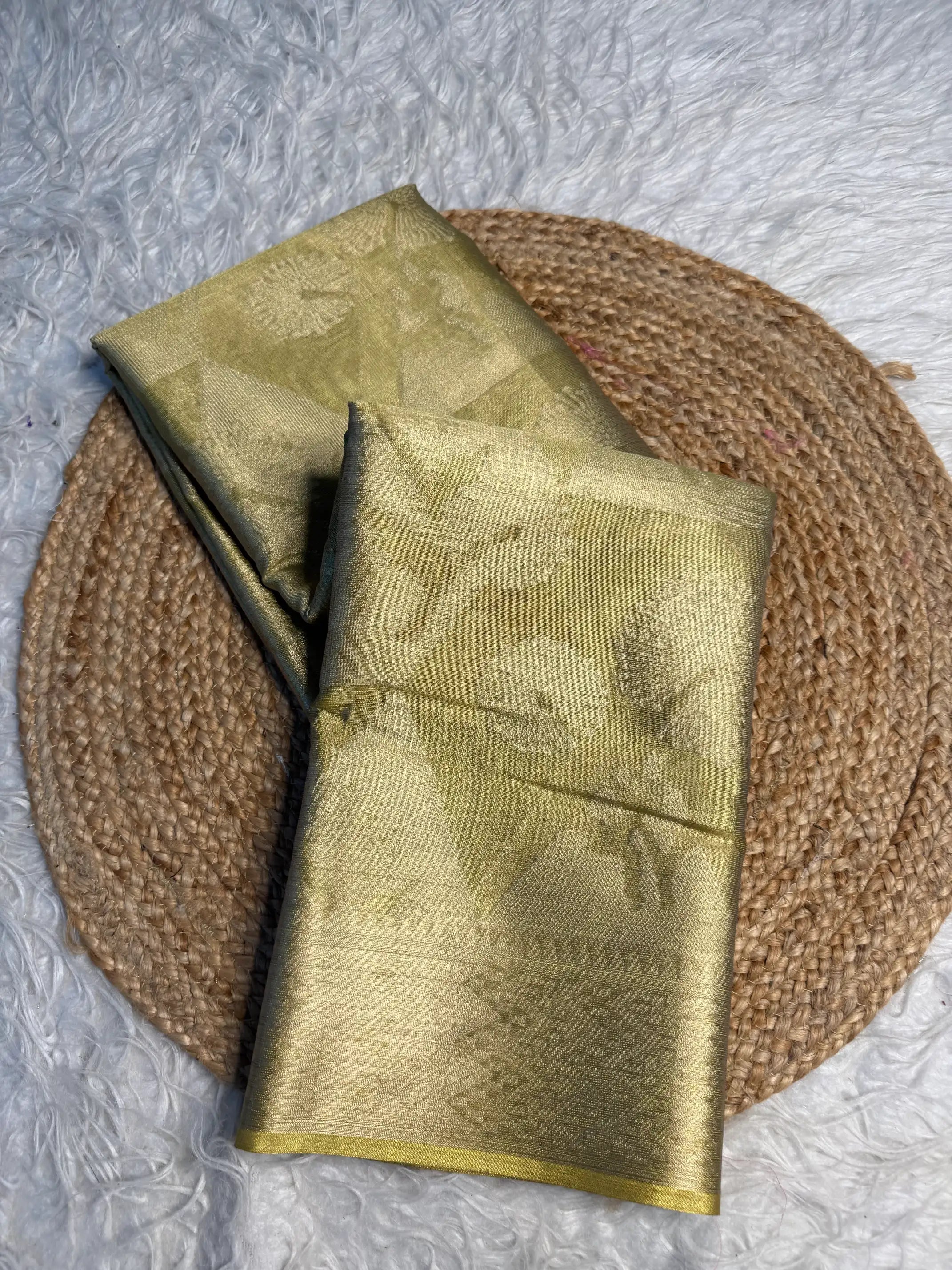 Premium contemperory weave softsilk Banarasi saree