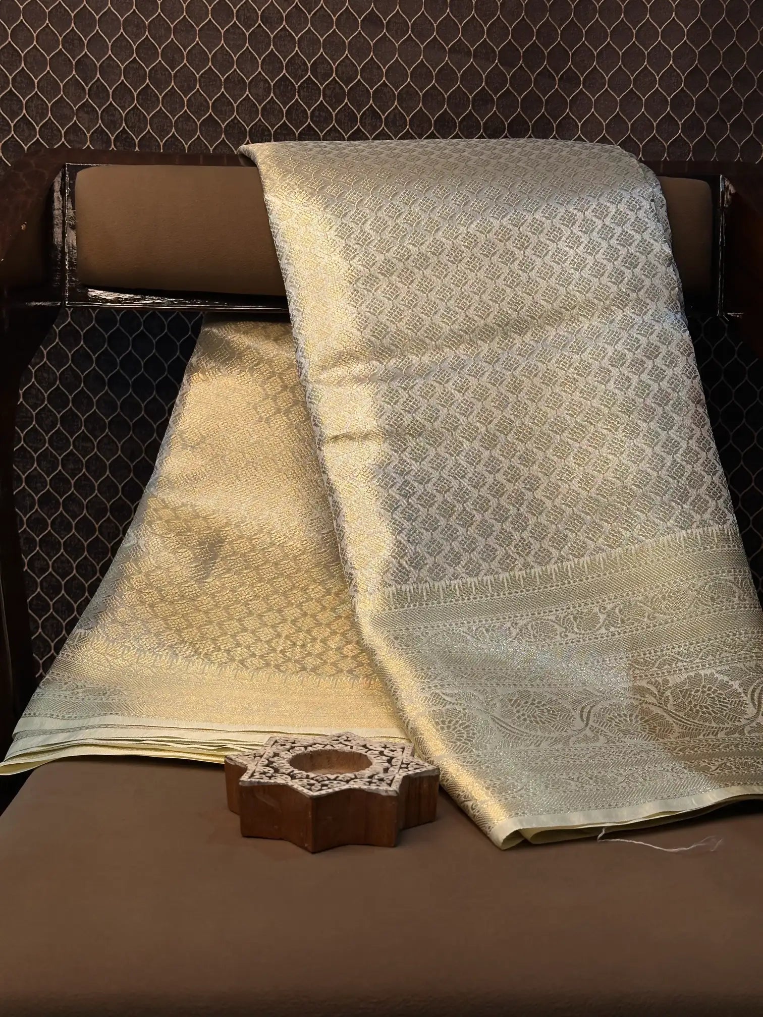 Premium contemperory weave softsilk Banarasi saree