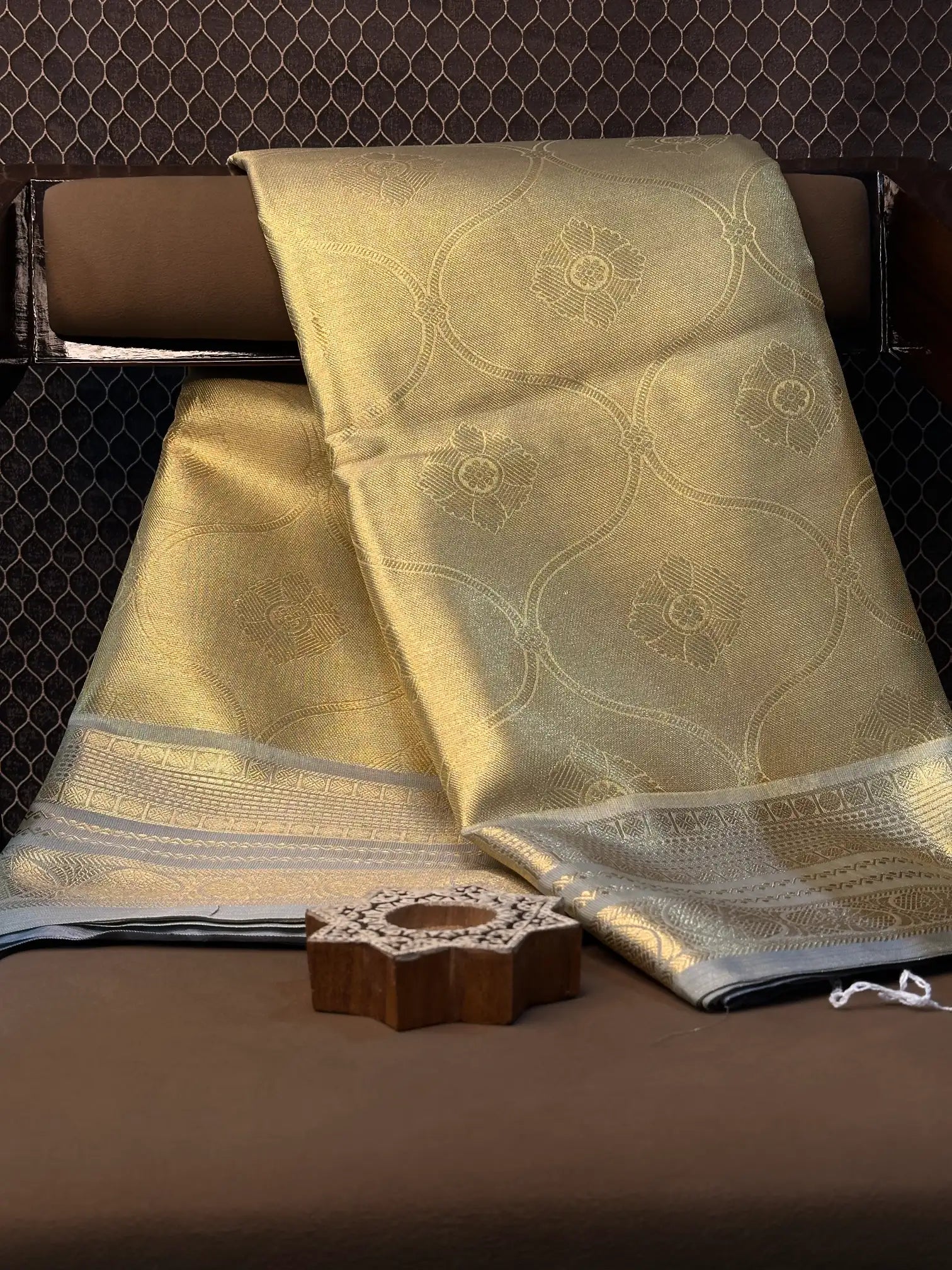 Premium contemperory weave softsilk Banarasi saree