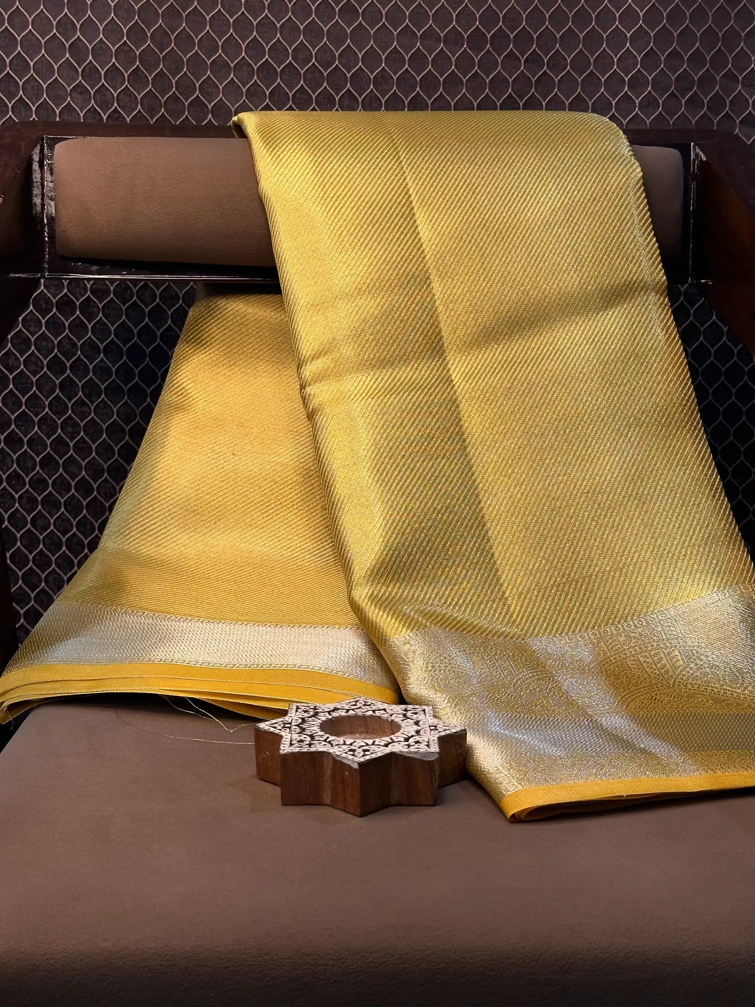 Premium contemperory weave softsilk Banarasi saree
